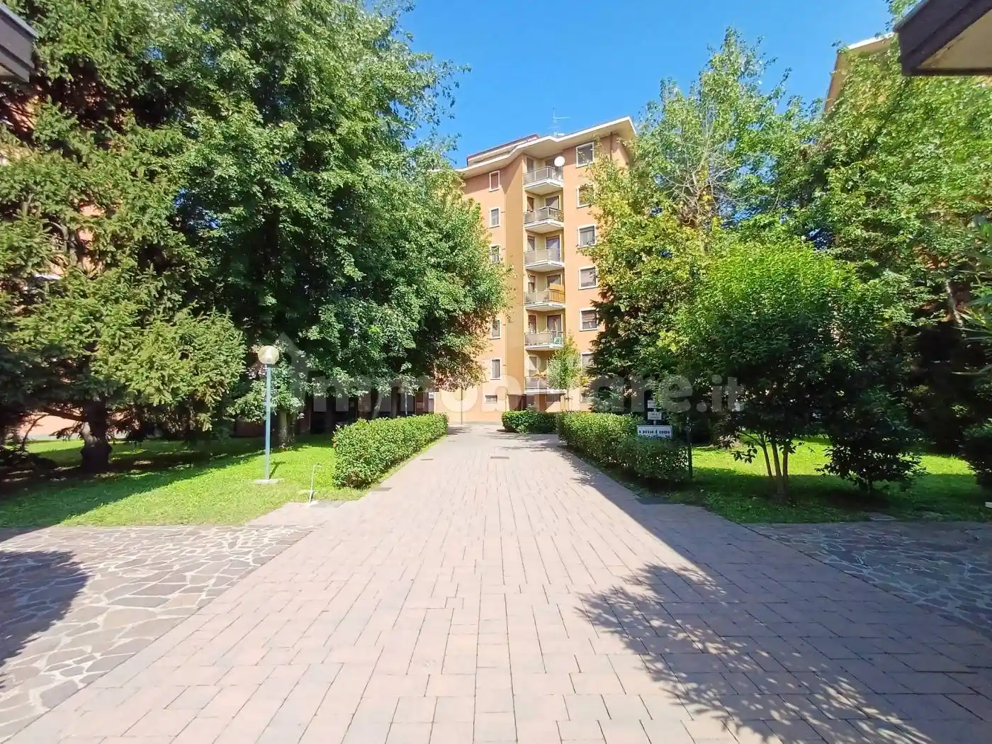 Appartamento in vendita a Trezzano sul Naviglio
