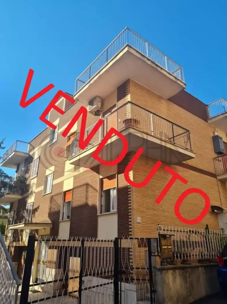 Appartamento in vendita a Roma