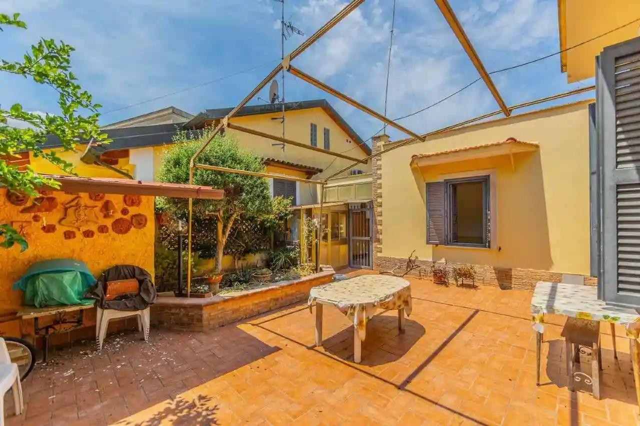 Casa indipendente in vendita a Roma