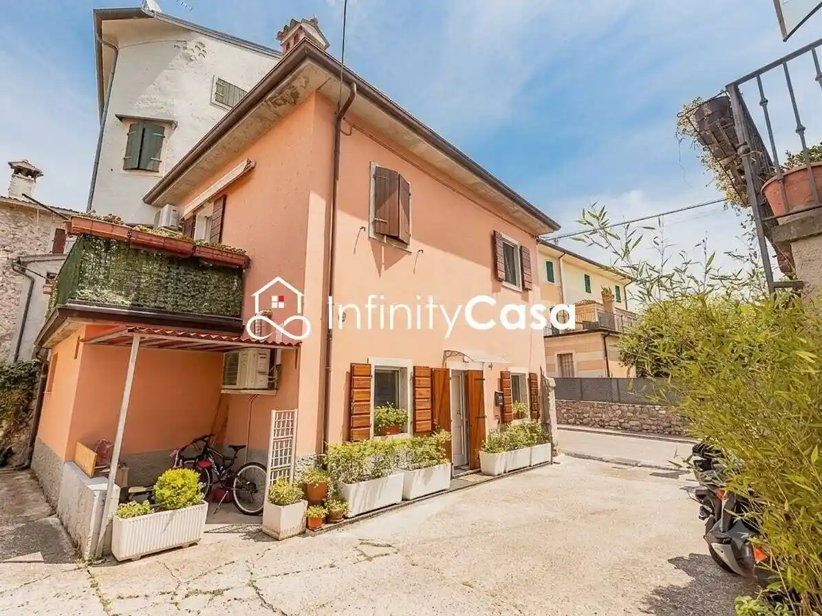Villa in vendita a Costermano sul Garda
