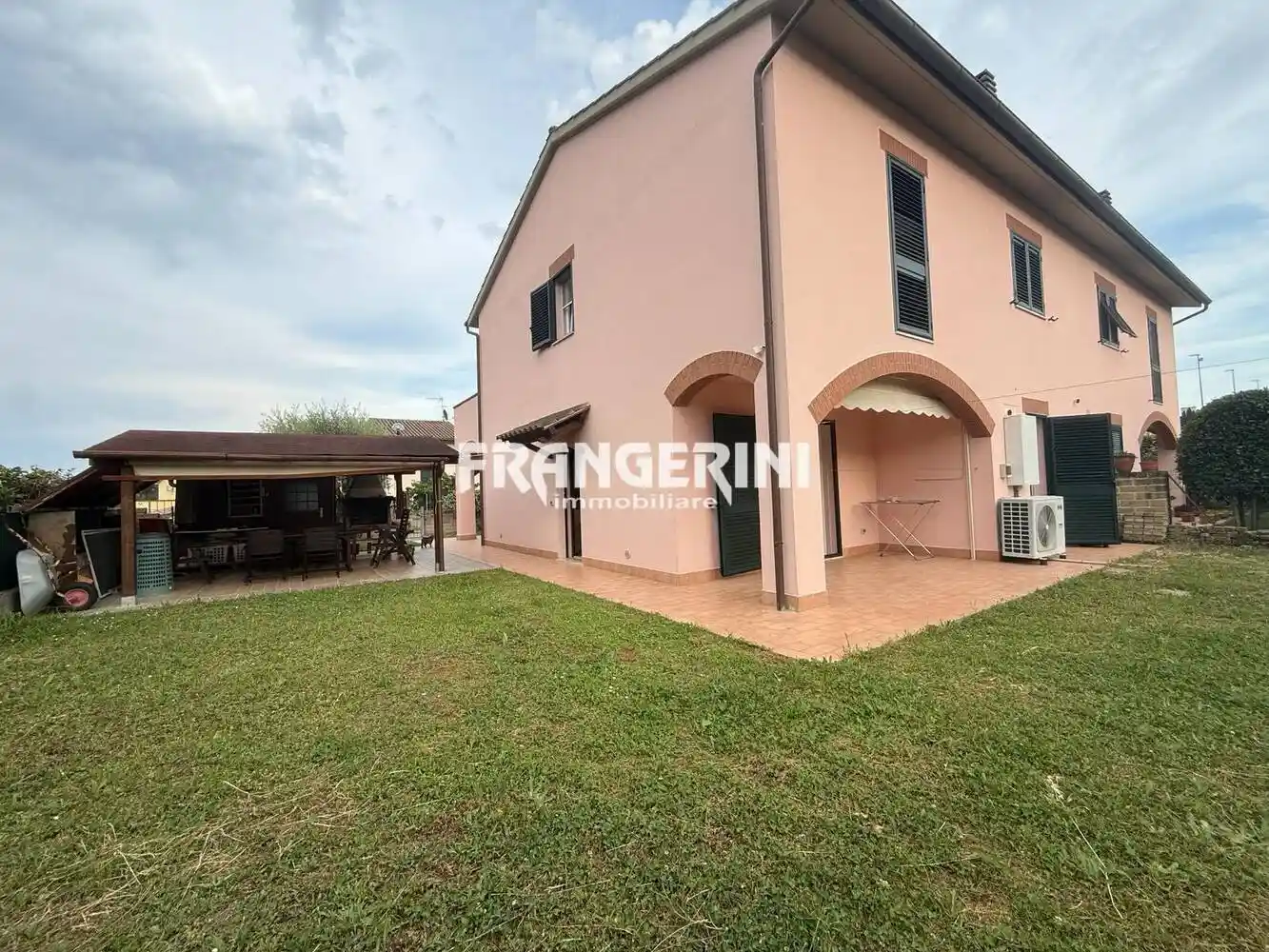 Villa in vendita a Collesalvetti