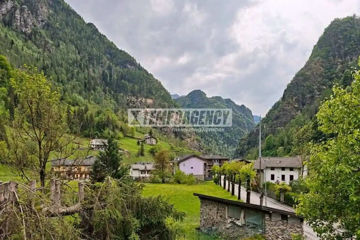 Appartamento in vendita a Isola di Fondra