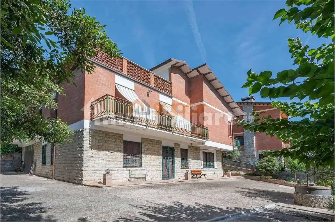 Casa indipendente in vendita a Perugia