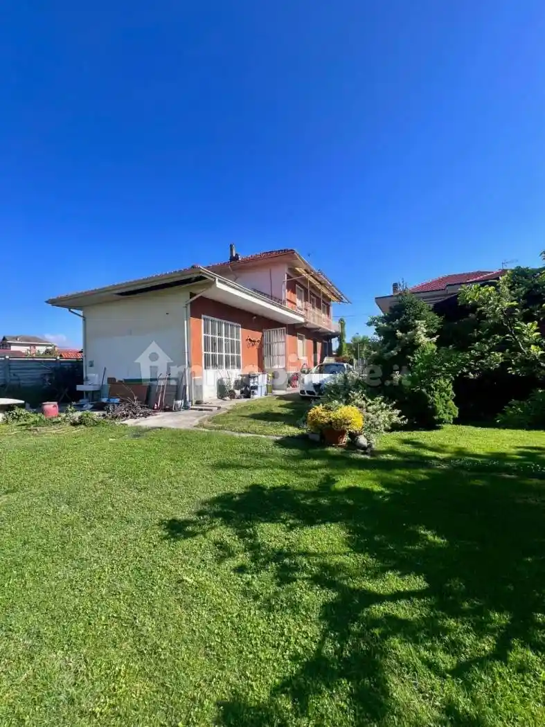 Villa in vendita a Robassomero