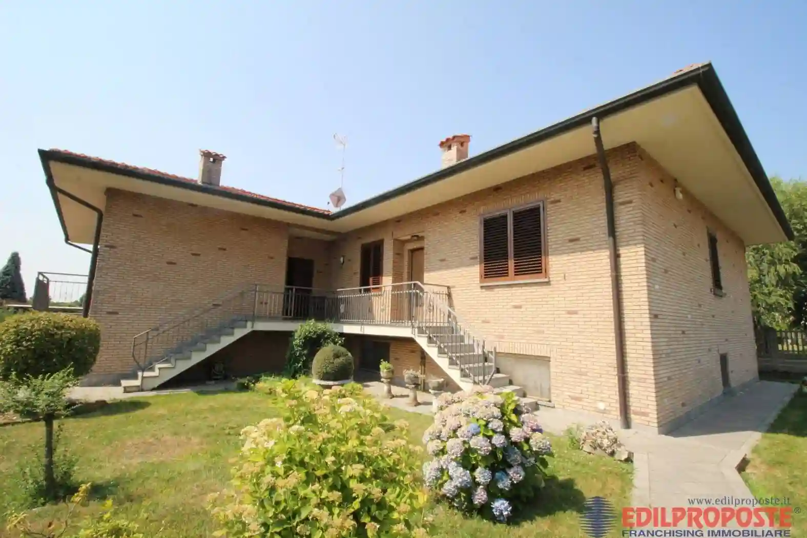 Villa - foto 2