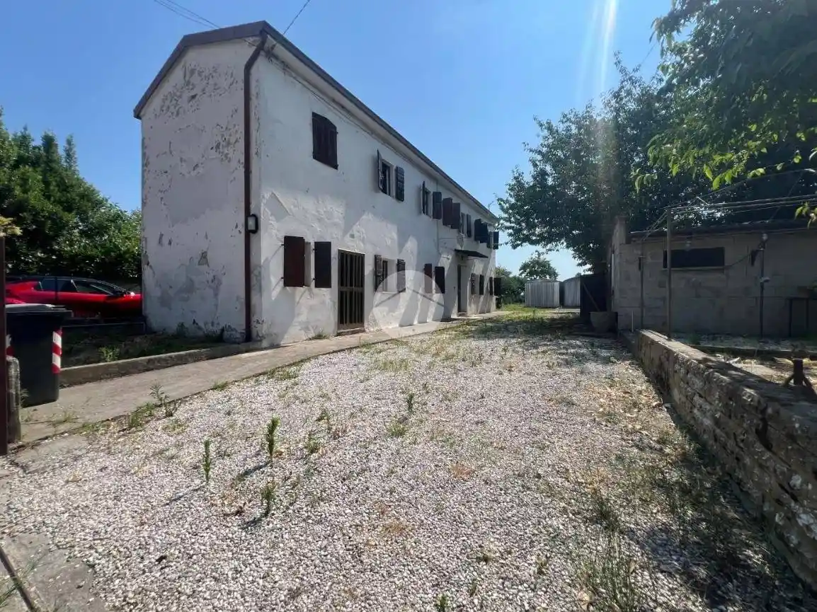 Rustico - Casale in vendita a Fossò