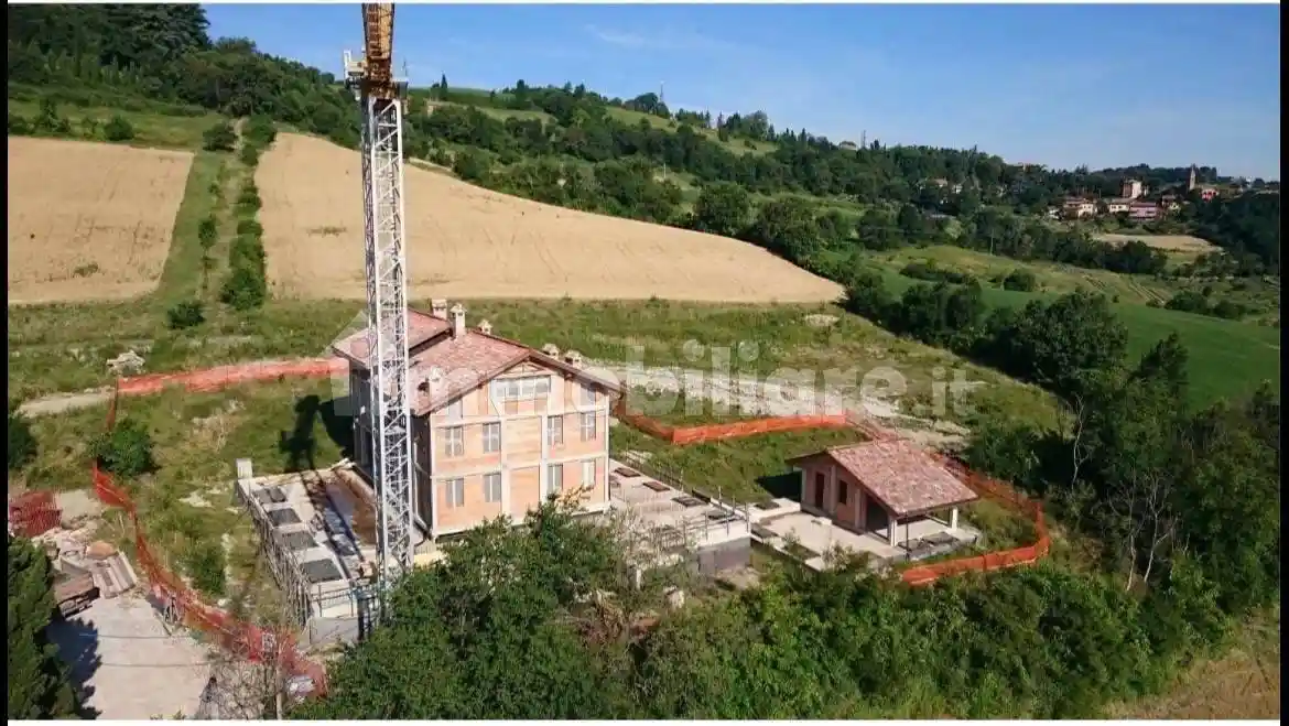 Palazzo - Edificio in vendita a Bologna
