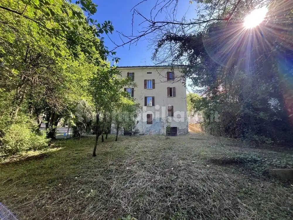 Casa indipendente in vendita a Pellegrino Parmense