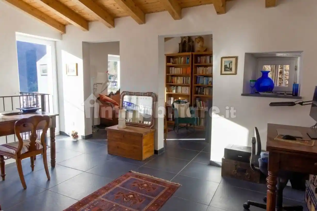 Rustico - Casale in vendita a Rezzo