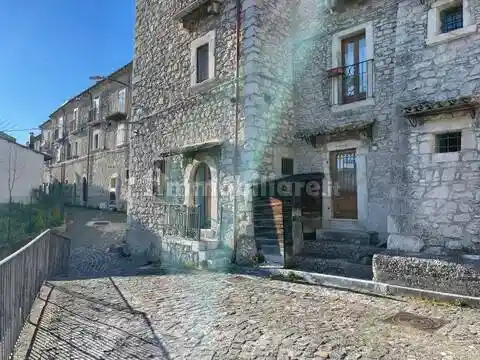 Appartamento in vendita a Montenero Val Cocchiara