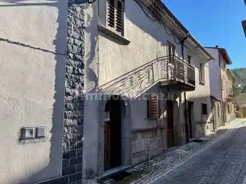 Villa in vendita a Alfedena