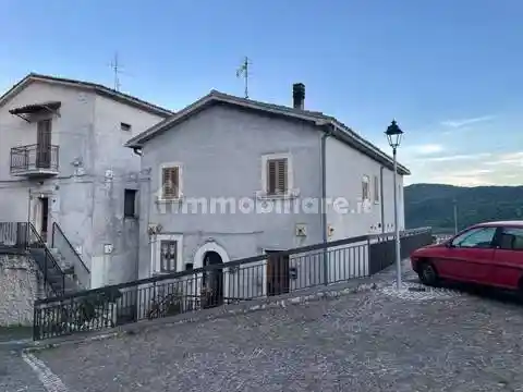 Appartamento in vendita a Montenero Val Cocchiara