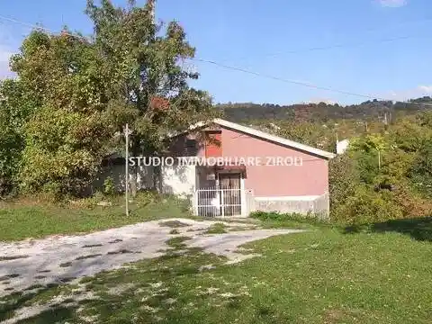 Villa in vendita a Montenero Val Cocchiara
