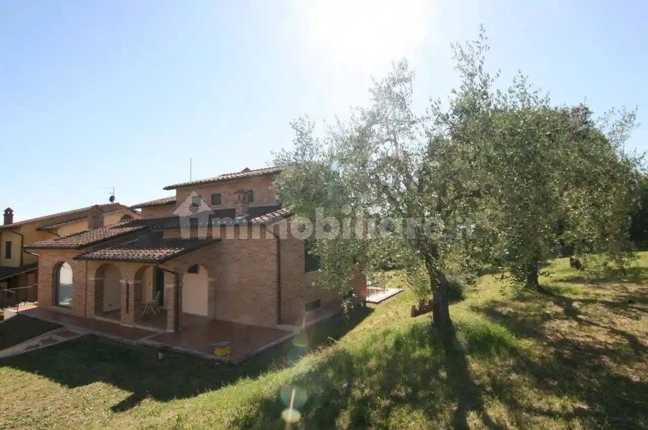 Villa in vendita a Sinalunga
