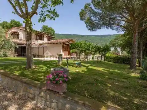 Rustico - Casale in vendita a Cortona