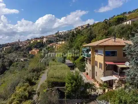Villa in vendita a Cortona