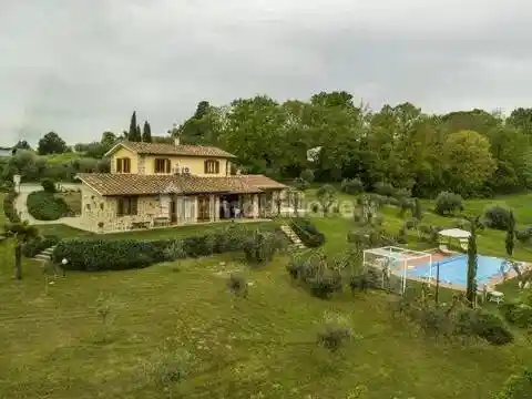 Rustico - Casale in vendita a Cortona