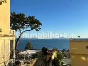 Appartamento in affitto a Napoli