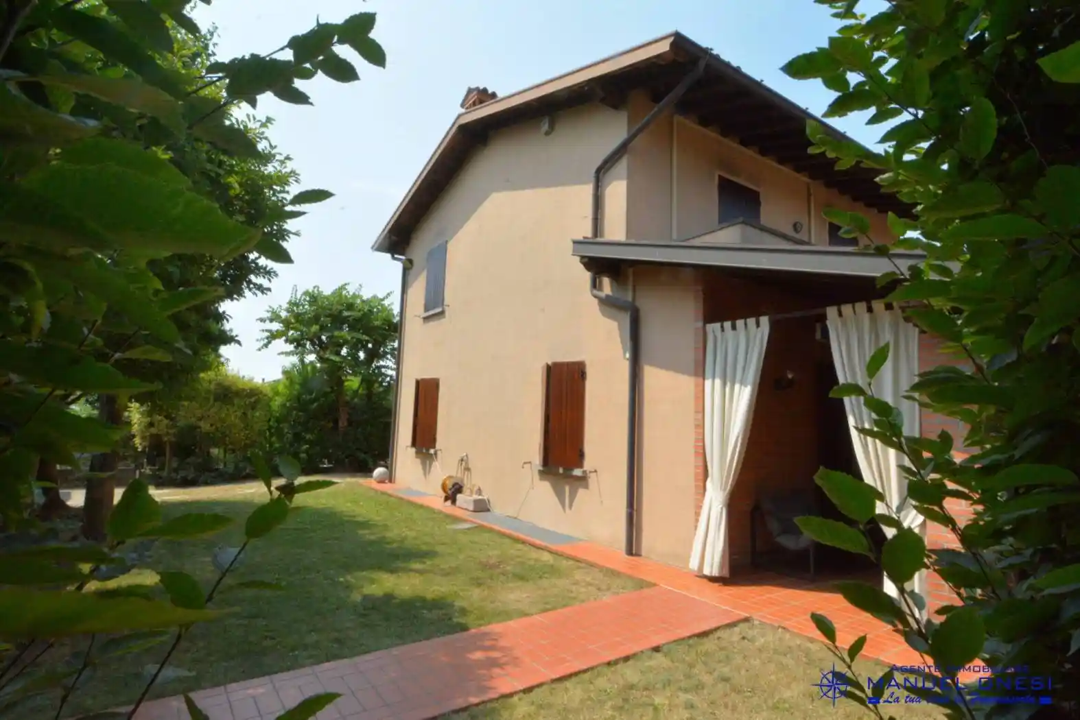Villa in vendita a Passirano