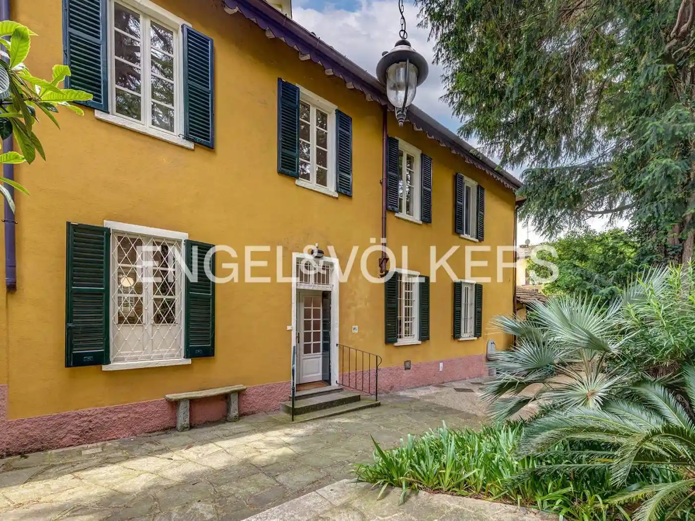 Casa indipendente in affitto a Cernobbio