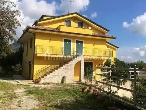 Villa in vendita a Marzano Appio