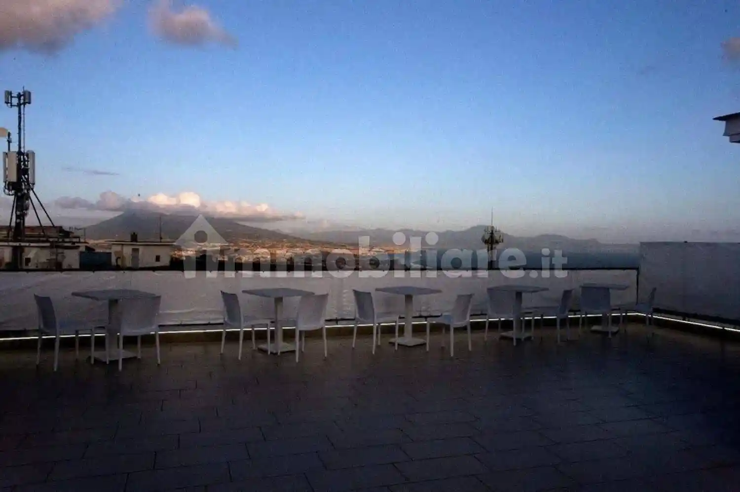 Appartamento in vendita a Napoli