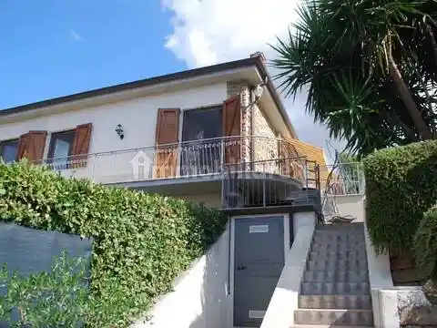 Villa in vendita a Magliano in Toscana