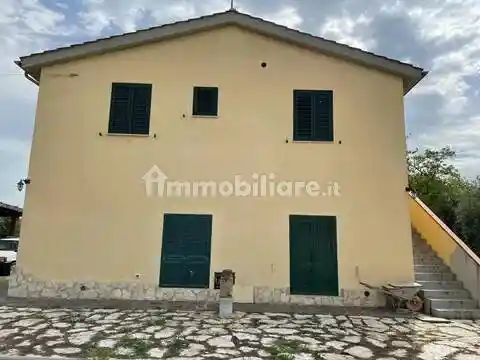 Appartamento in vendita a Scansano