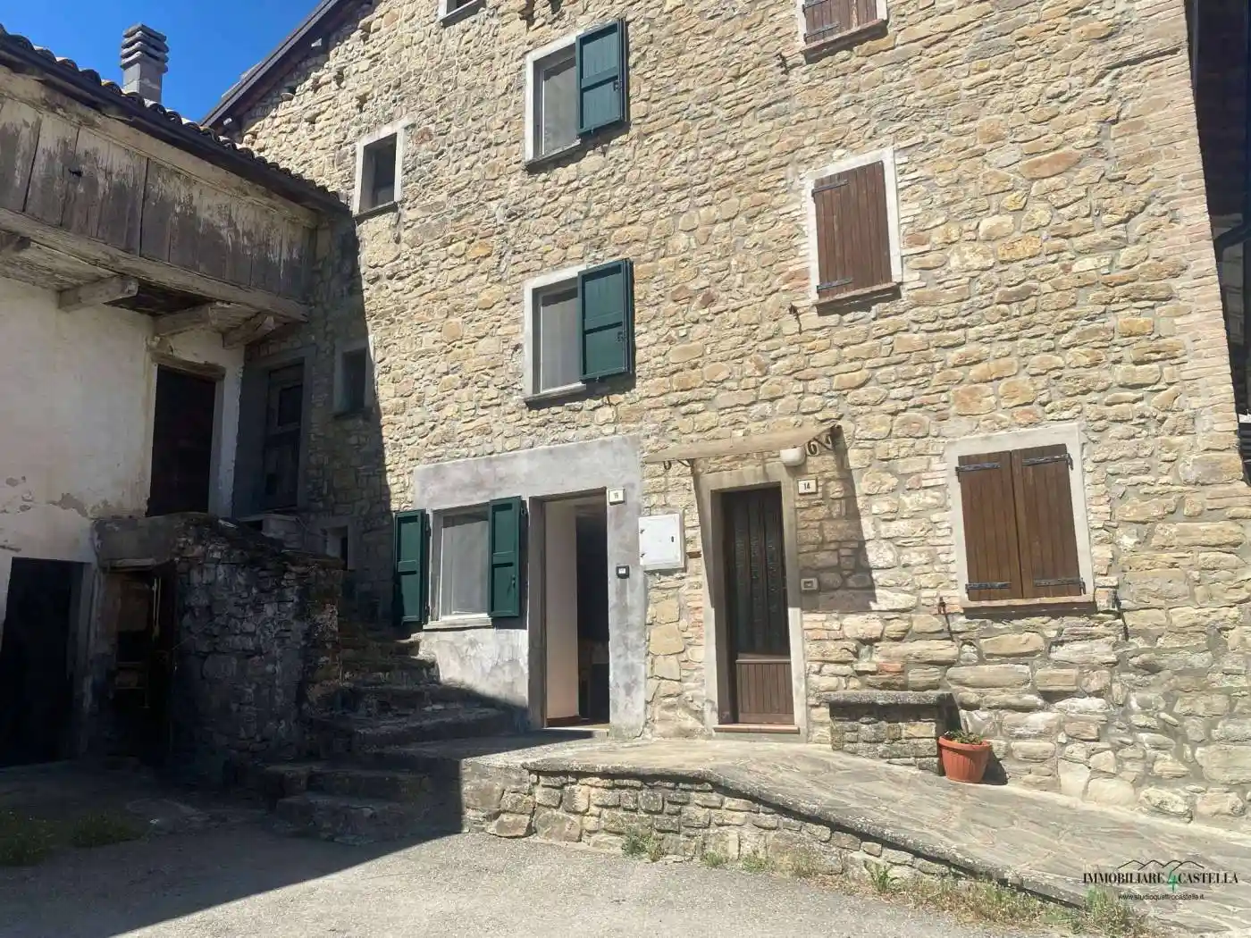 Casa indipendente in vendita a Castelnovo Ne' Monti