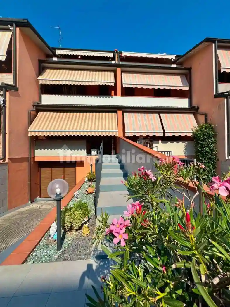 Villetta a schiera - foto 2