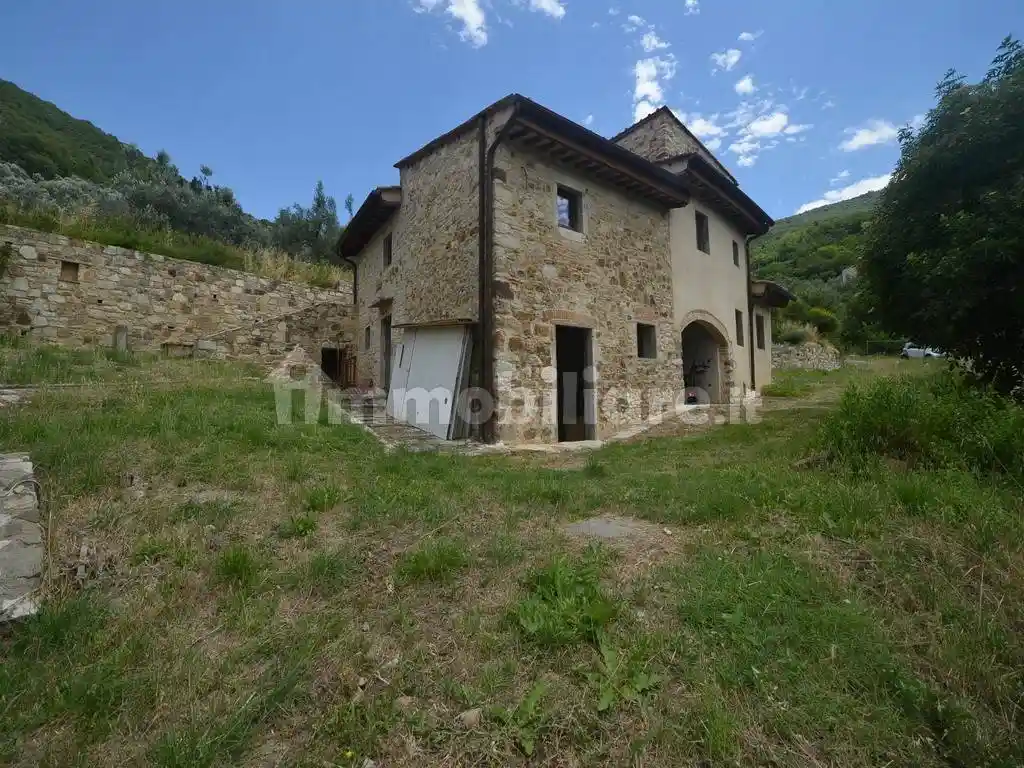 Rustico - Casale in vendita a Calenzano