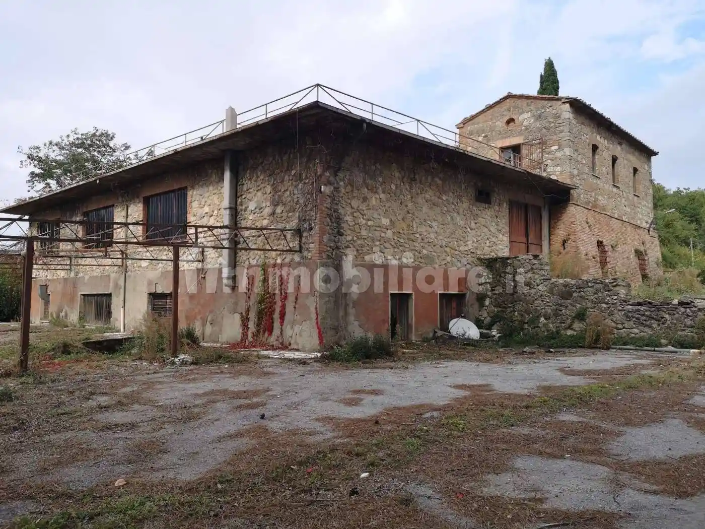 Rustico - Casale in vendita a Chiusi