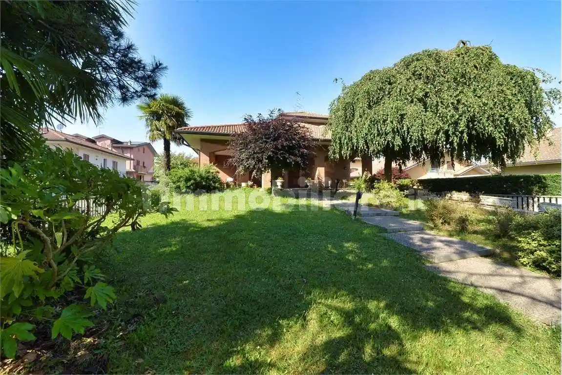 Villa in vendita a Cislago