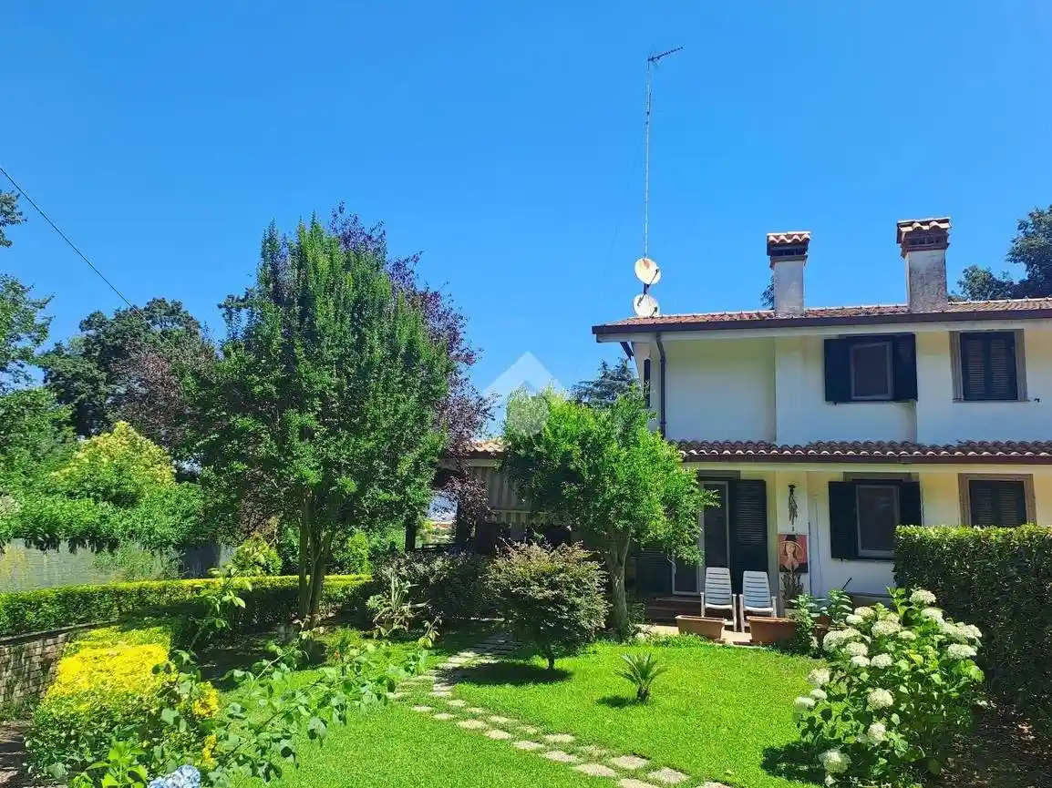Villa in vendita a Rignano Flaminio