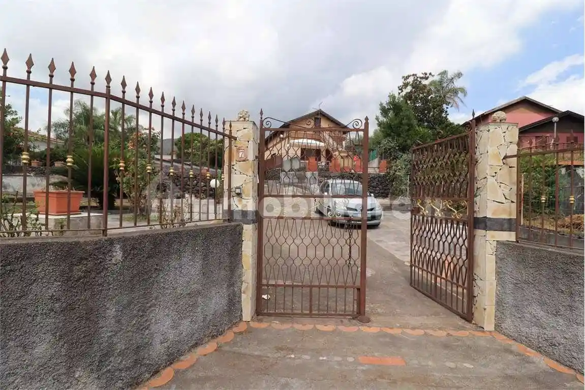 Casa indipendente in vendita a Zafferana Etnea