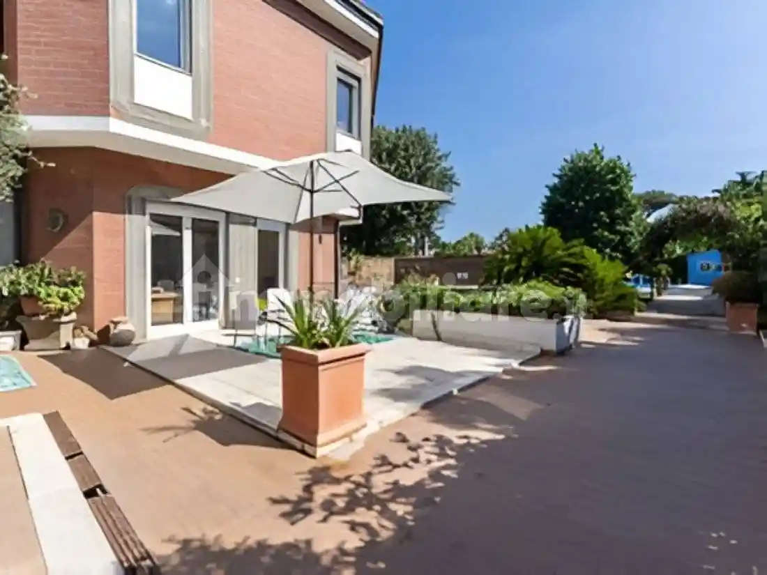 Villa in affitto a Roma