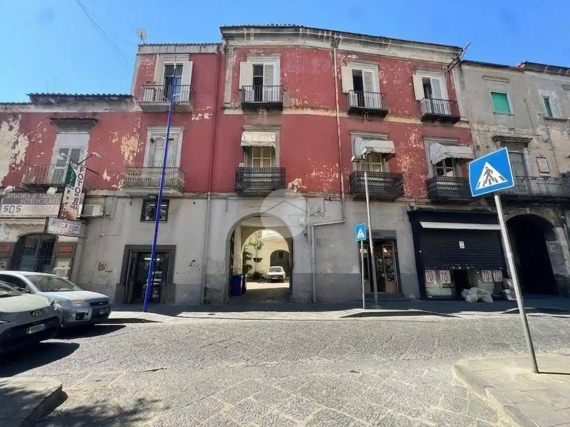 Palazzo - Edificio in vendita a Giugliano in Campania