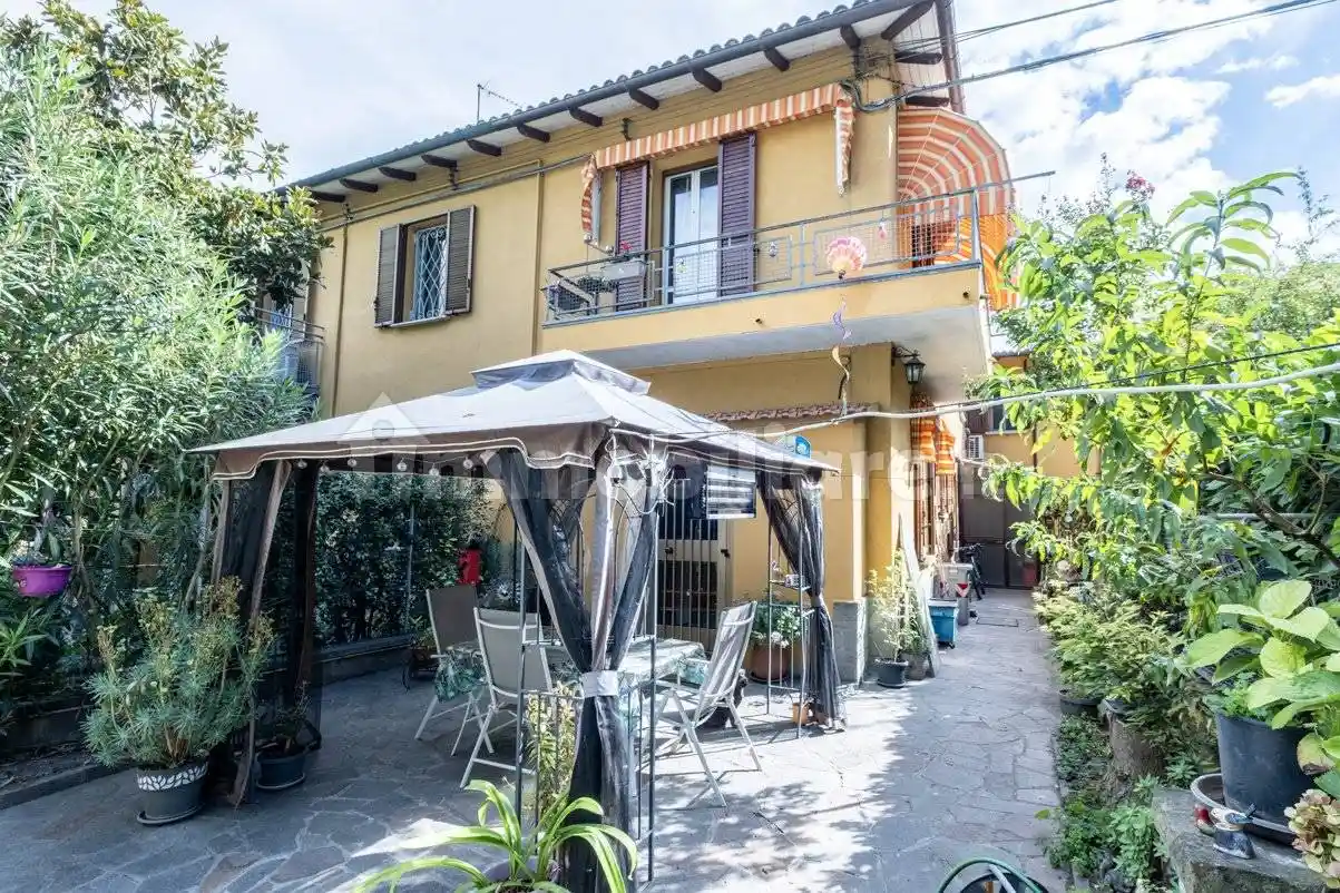 Casa indipendente in vendita a Bologna