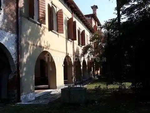 Villa in vendita a Paese