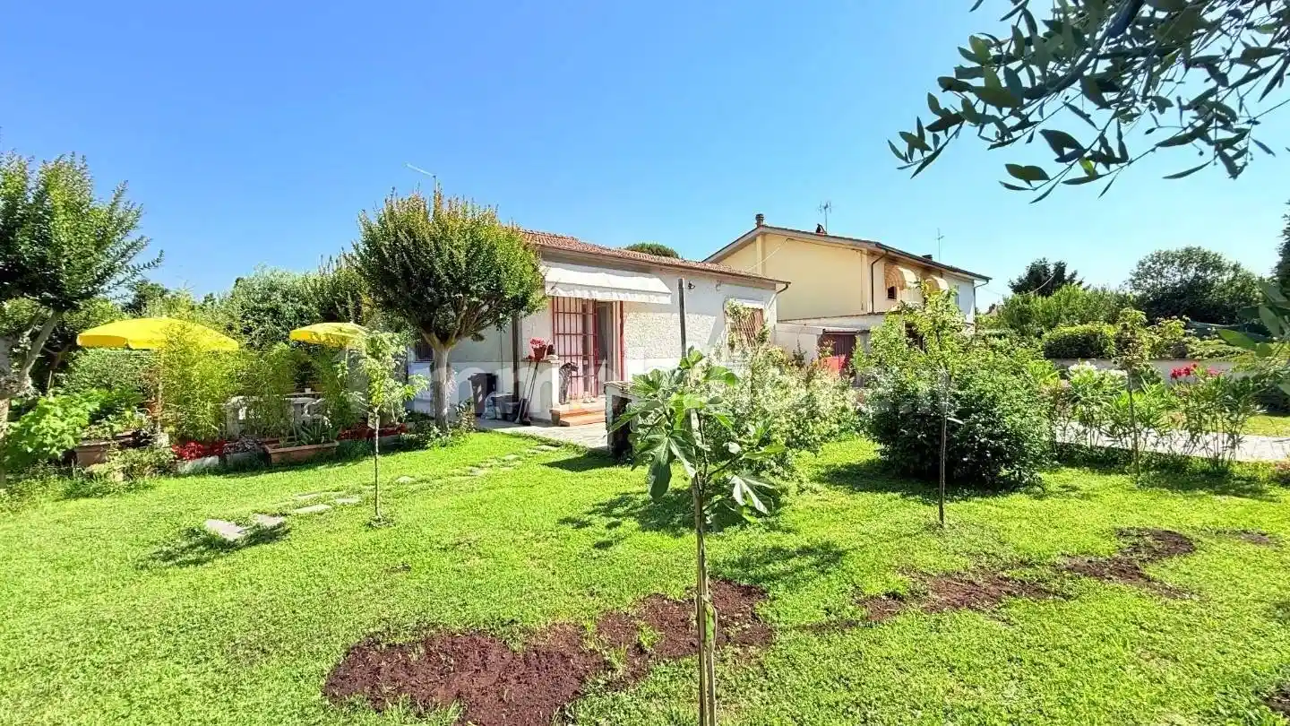 Villa in vendita a Chiesina Uzzanese