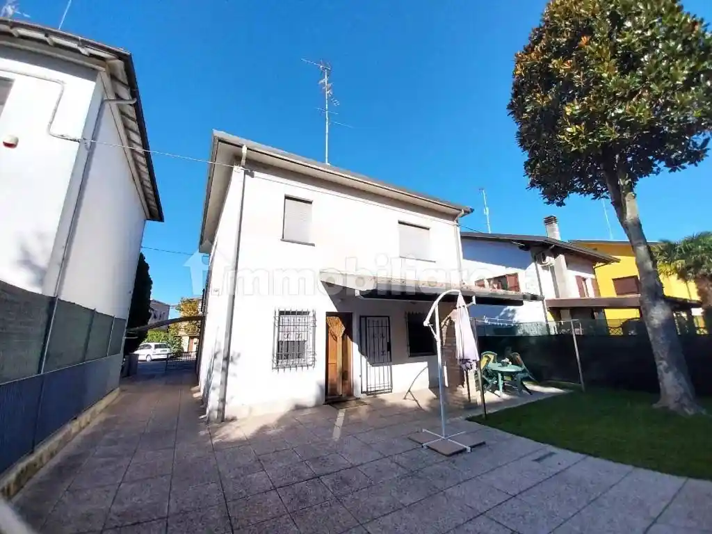 Casa indipendente in vendita a Finale Emilia