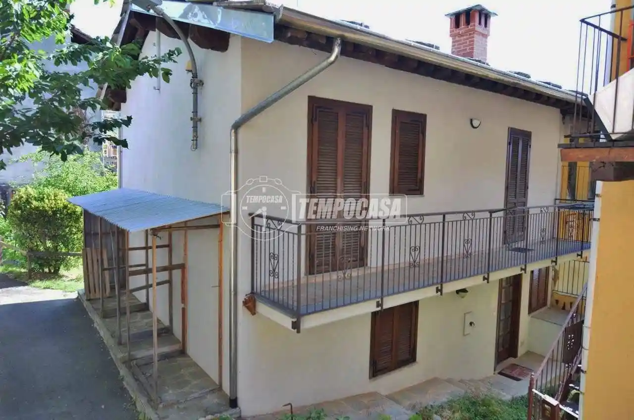 Casa indipendente in vendita a Traves
