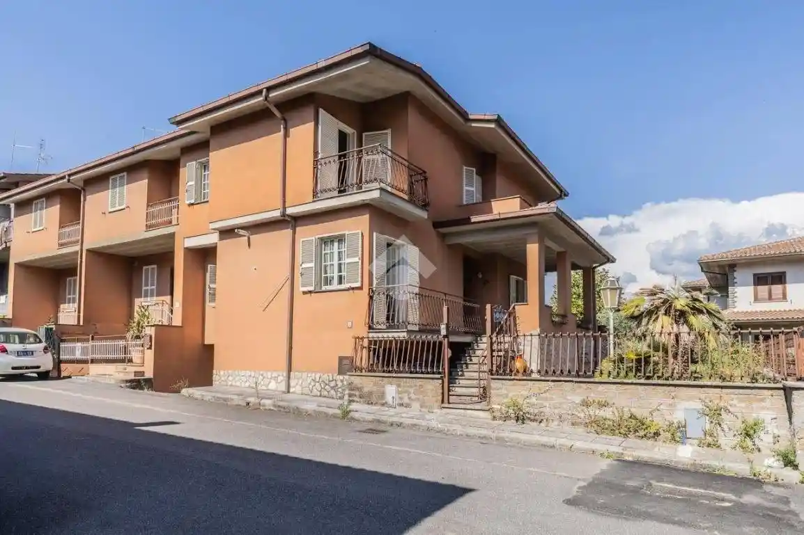 Villetta a schiera in vendita a Vejano