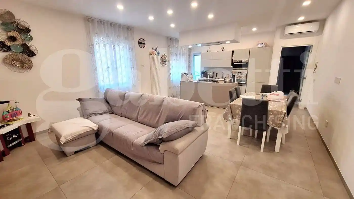 Appartamento in vendita a Napoli