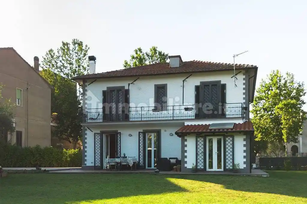 Villa in vendita a Bassano in Teverina