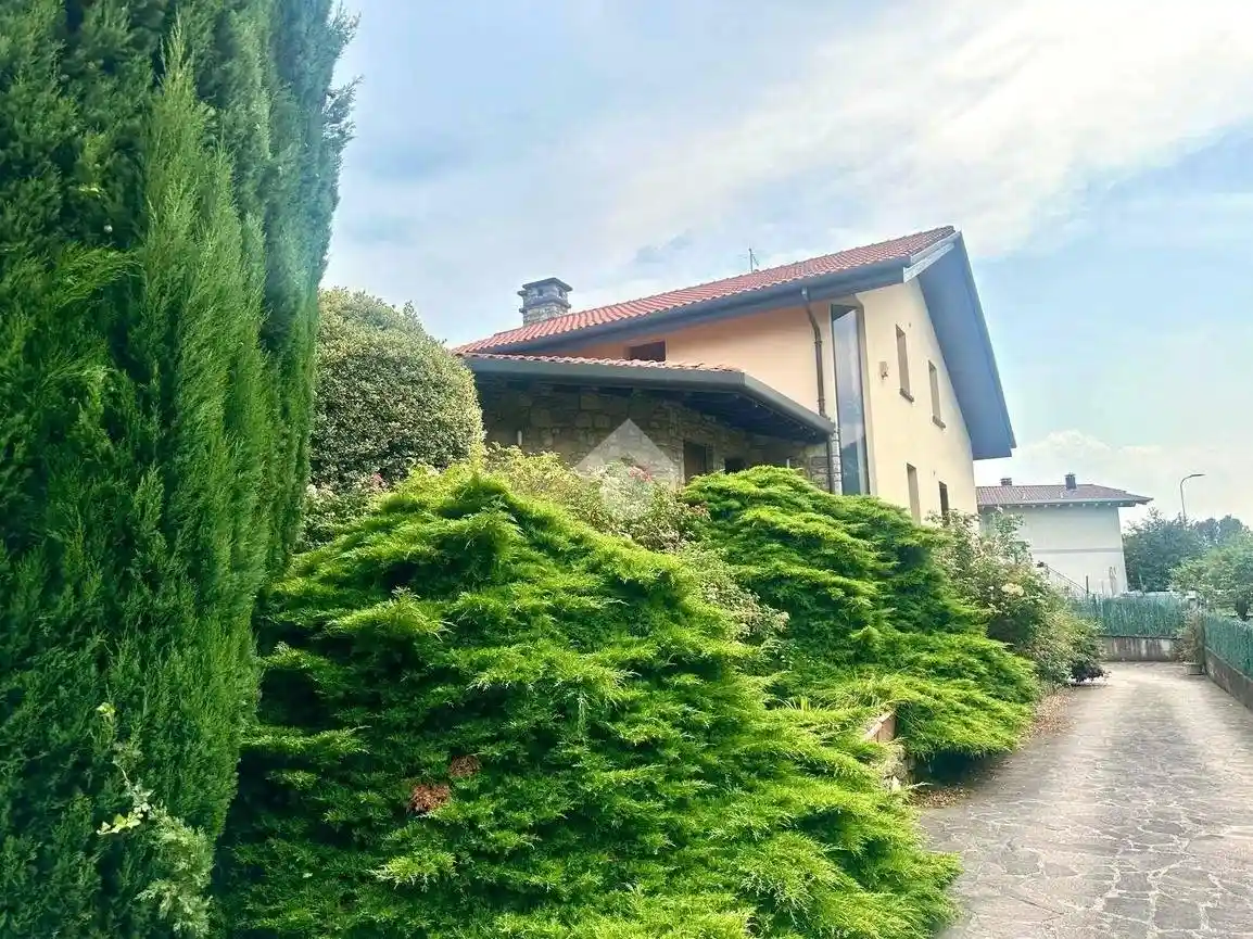 Villa in vendita a Artogne