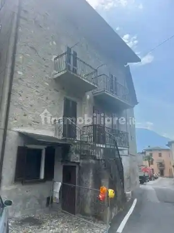Villa in vendita a Castione Andevenno