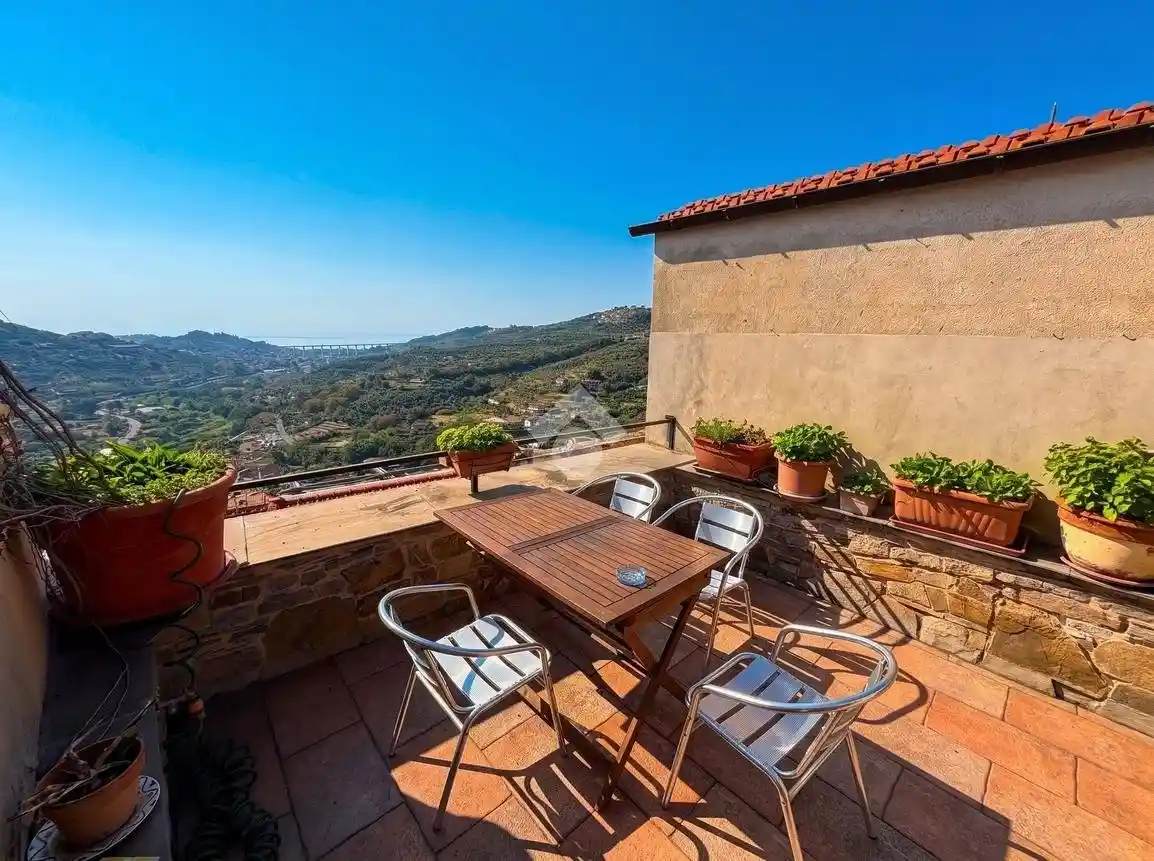 Rustico - Casale in vendita a Imperia
