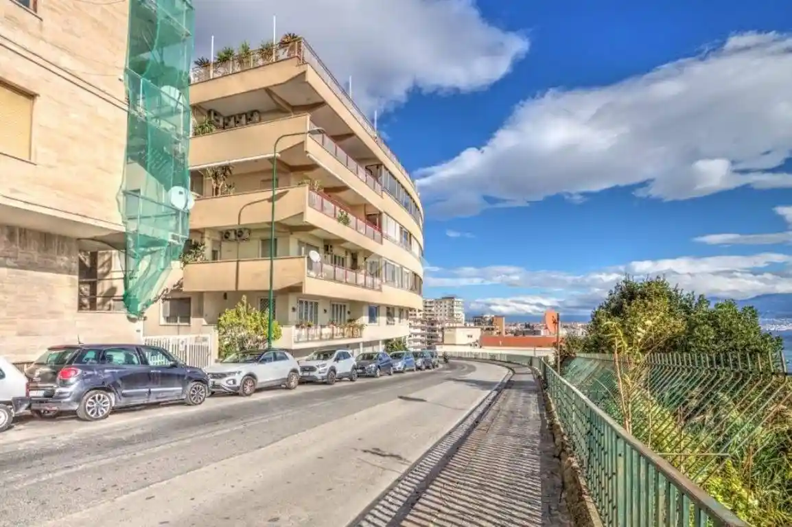 Appartamento in vendita a Napoli