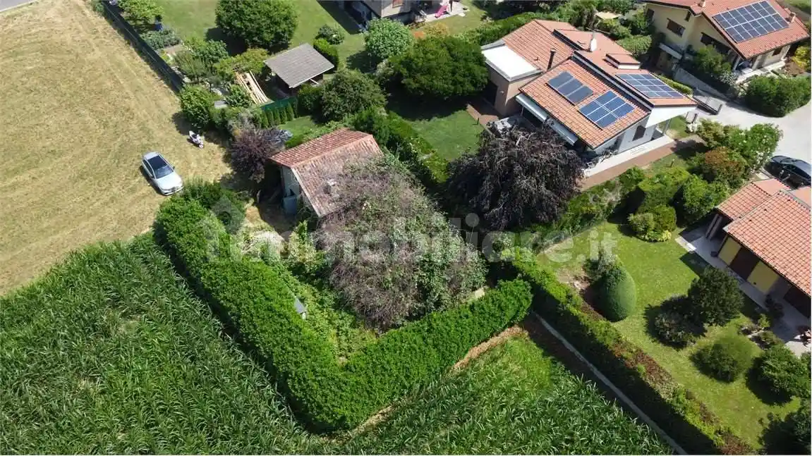 Rustico - Casale in vendita a Fenegrò